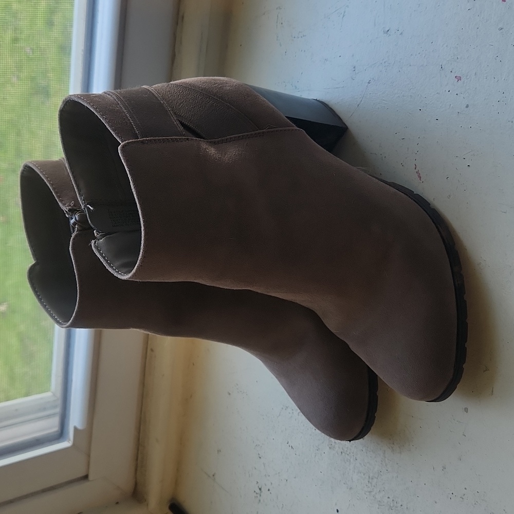 Booties size 7 - Picture 3 of 4